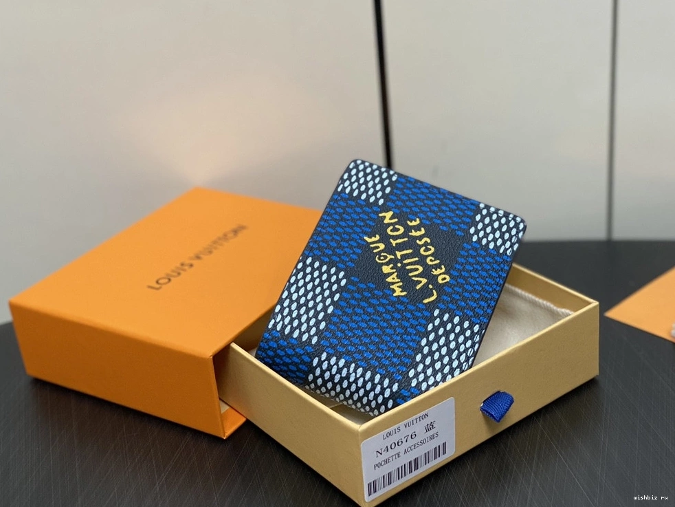 WIS MULTIPLE WALLET-11.5*9*1.5cm LOUIS VUITTON 1004